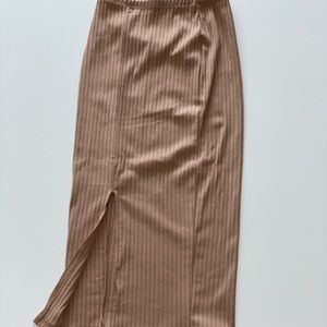 NEVER WORN Khaki colored stretchy ribbed skirt